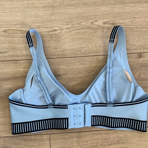 alo yoga |  Airlift Line Up Bra | Celestial Blue | Size Small - Picture 8 of 10